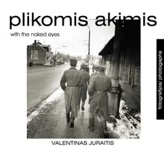 Plikomis akimis — fotografija